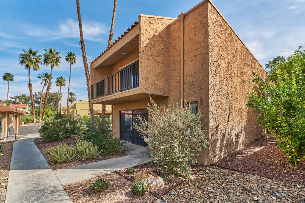 2420 Los Coyotes Drive - Photo 3