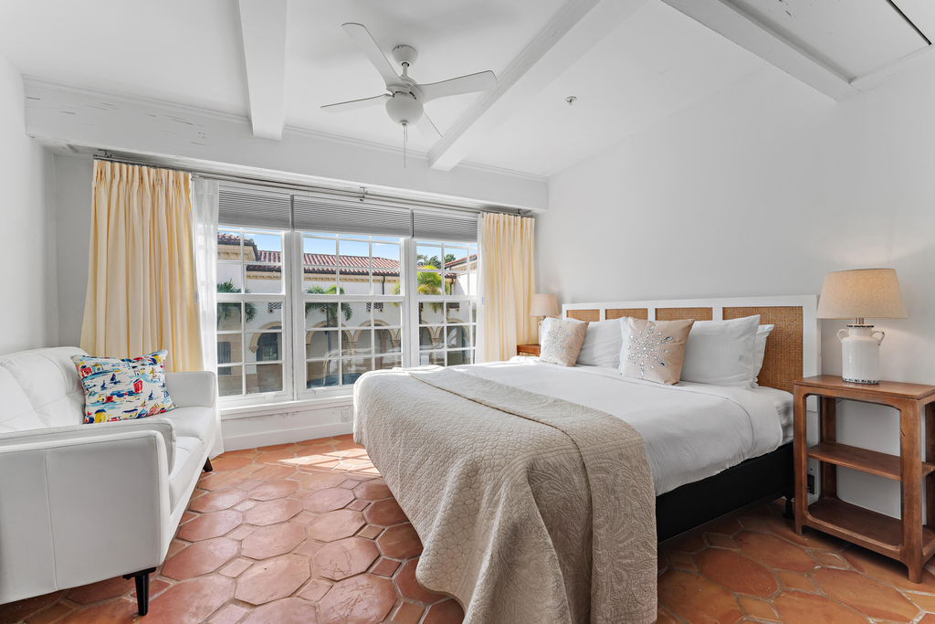 235 Sunrise Avenue - Photo 4