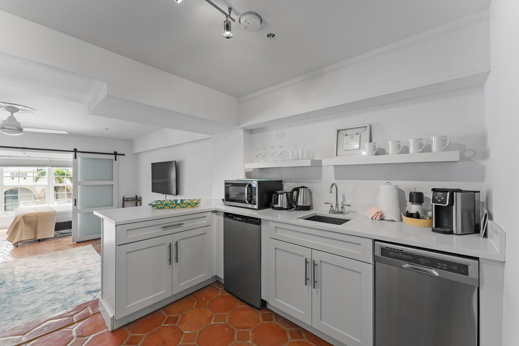 235 Sunrise Avenue - Photo 9
