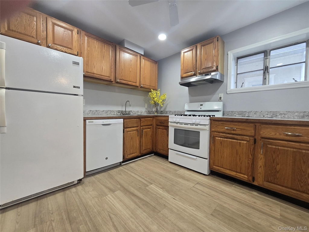85 Front Street - Photo 4