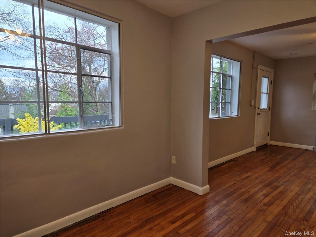 85 Front Street - Photo 2