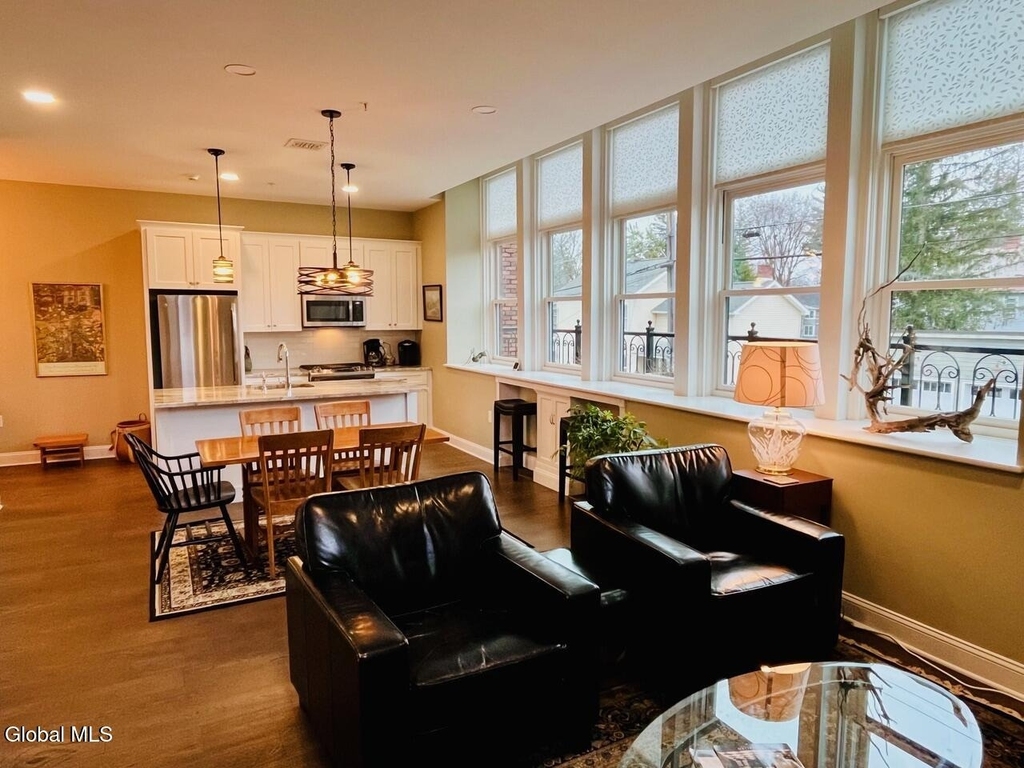 77 Van Dam Street - Photo 4