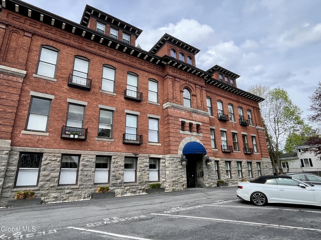 77 Van Dam Street - Photo 14