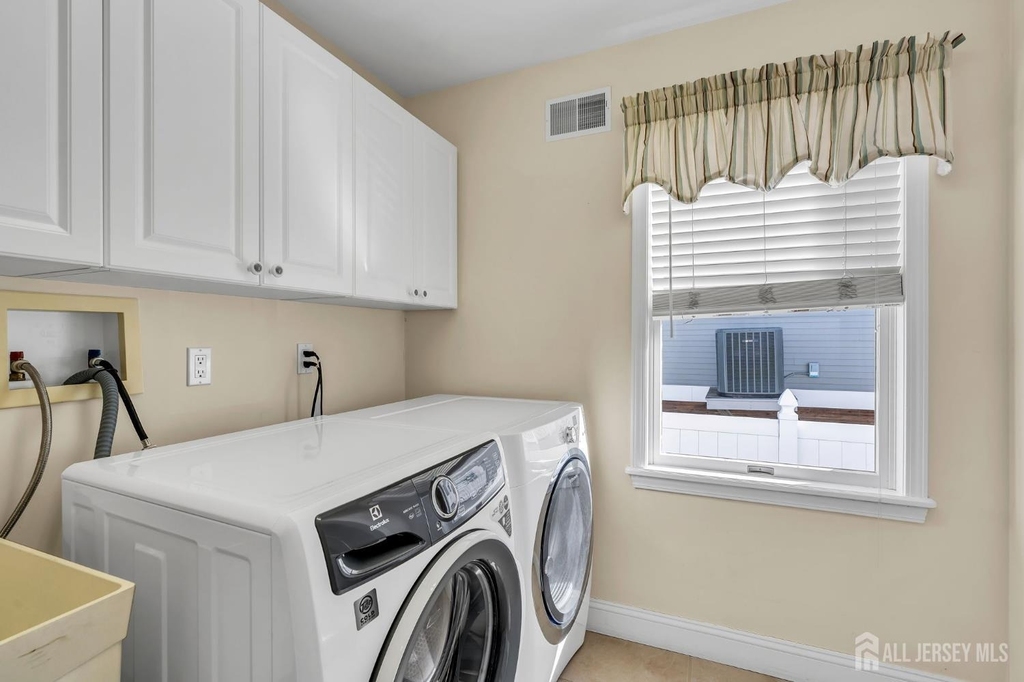 3110 Windsor Avenue - Photo 22