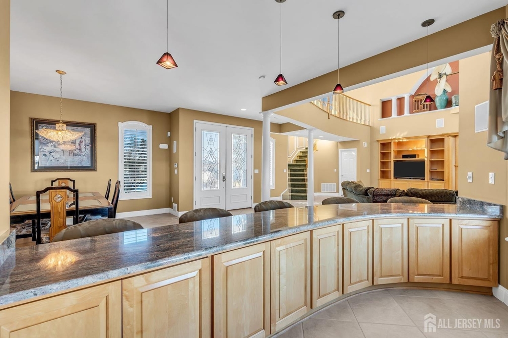 3110 Windsor Avenue - Photo 8