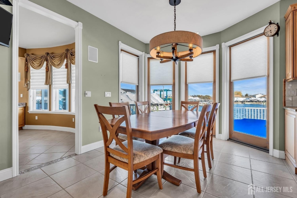 3110 Windsor Avenue - Photo 12