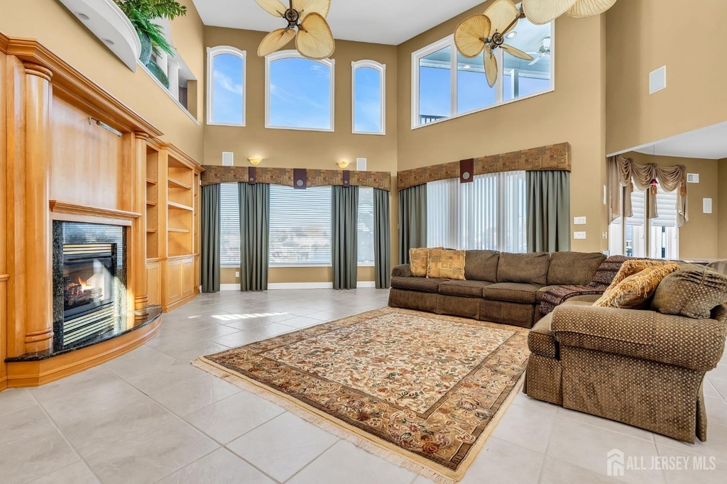 3110 Windsor Avenue - Photo 10