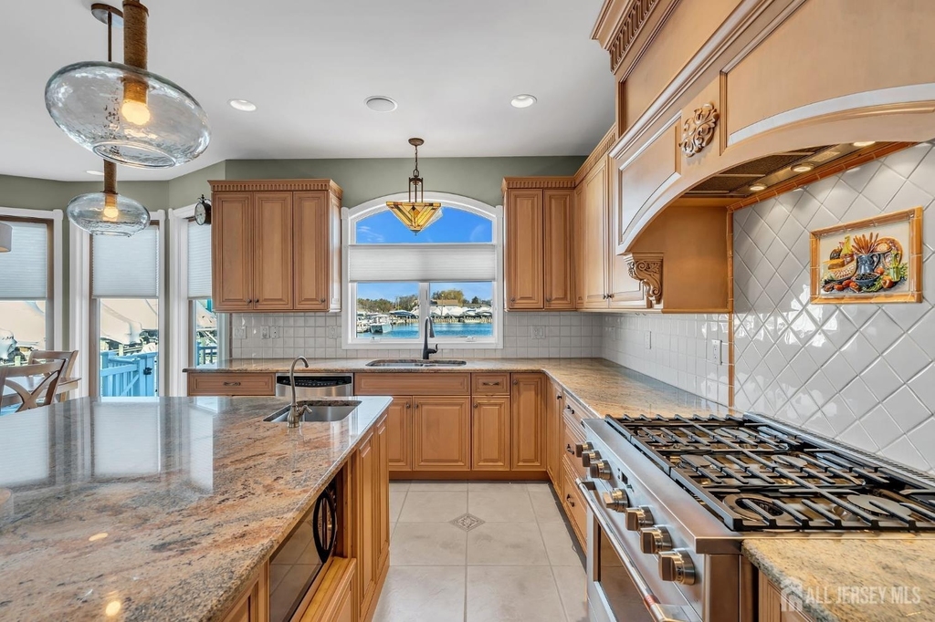 3110 Windsor Avenue - Photo 18