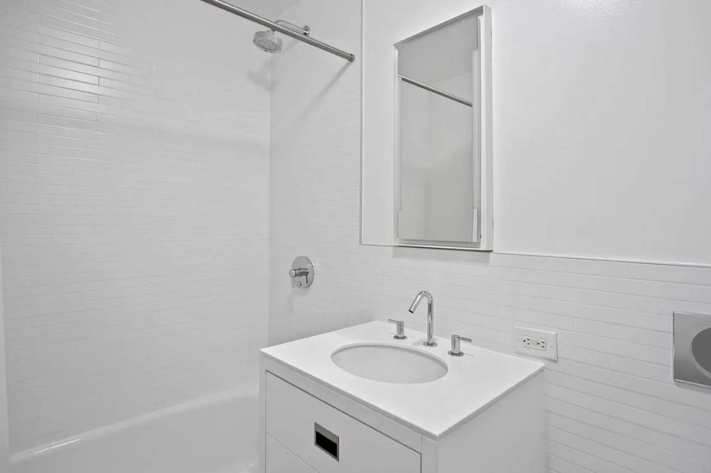 245 W 19th Street - Photo 9