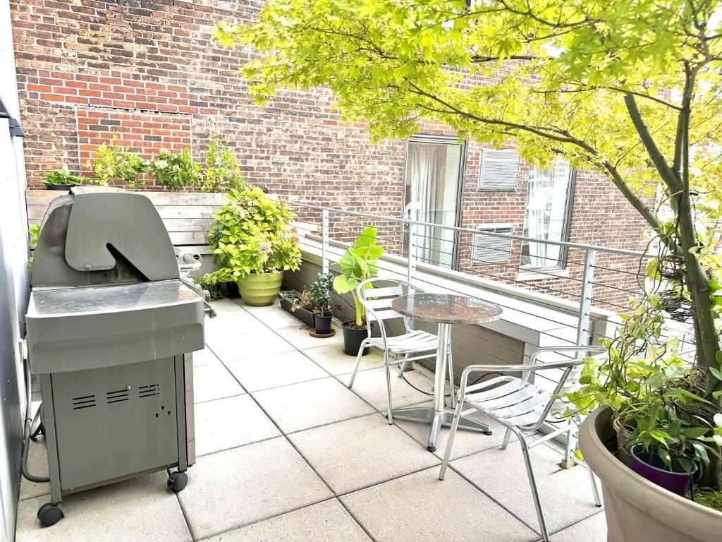 245 W 19th Street - Photo 4