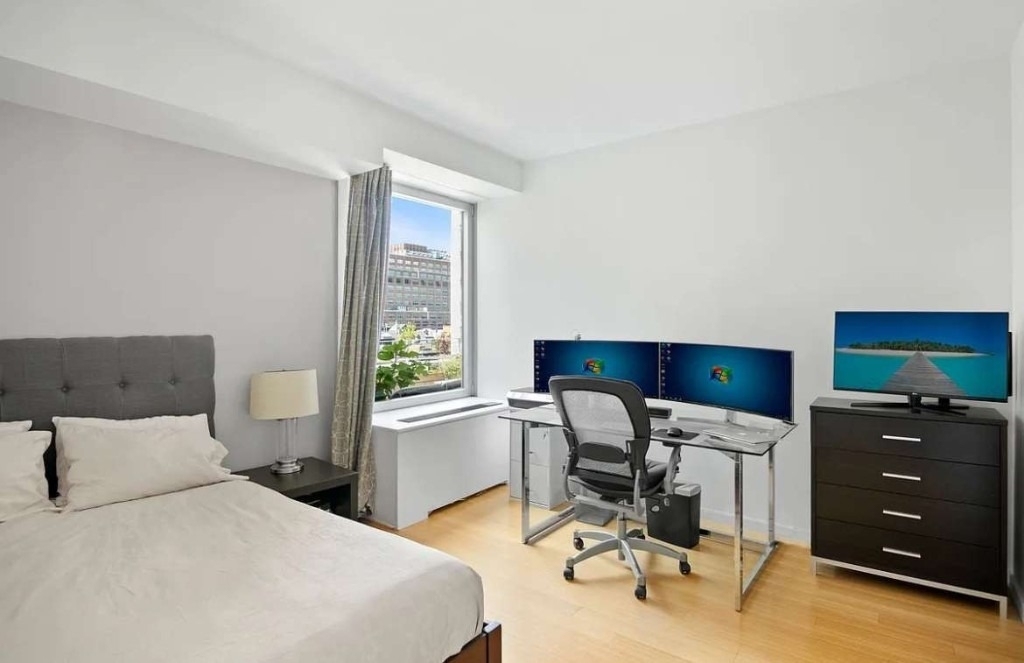 245 W 19th Street - Photo 7