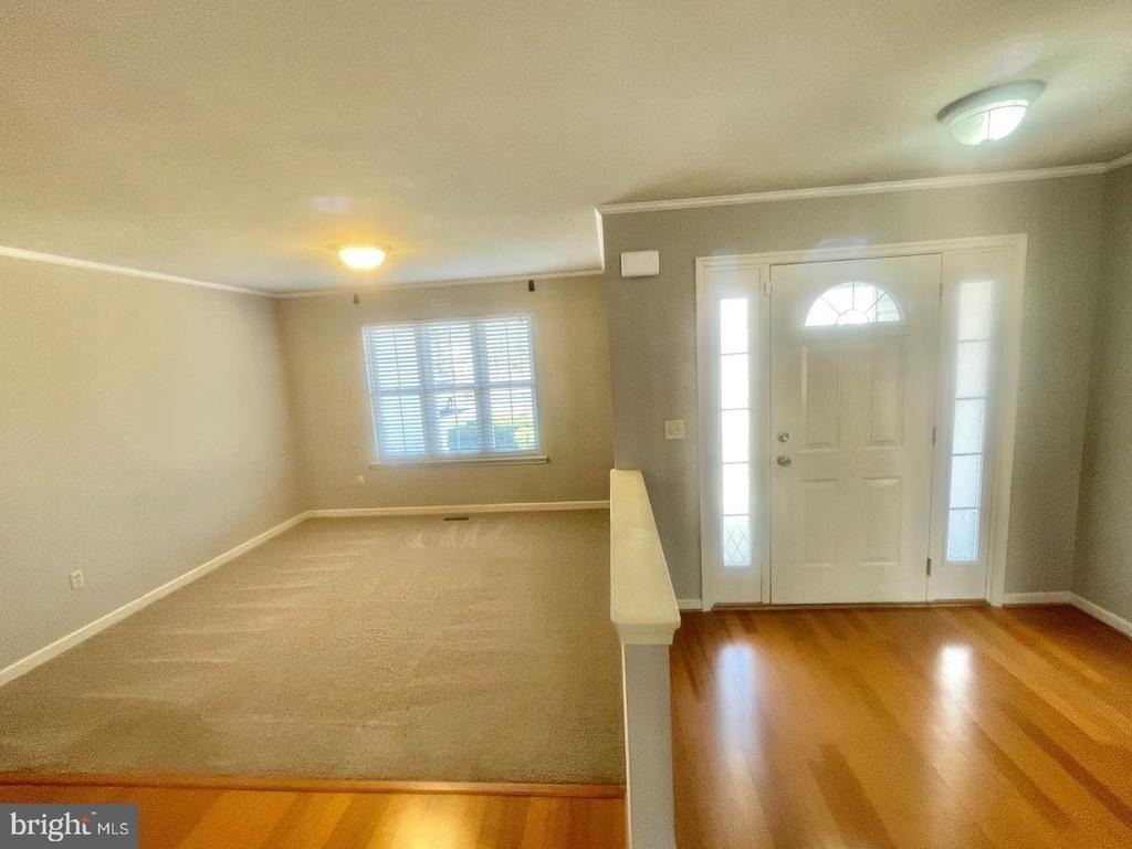 711 Yorktown Boulevard - Photo 2