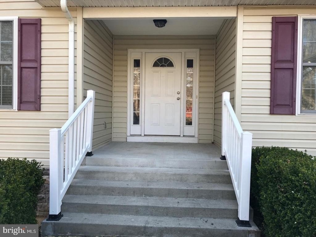 711 Yorktown Boulevard - Photo 1