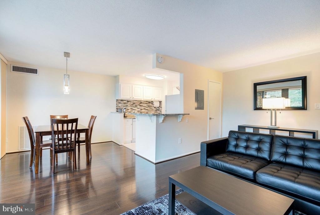 8 S Van Dorn Street - Photo 3
