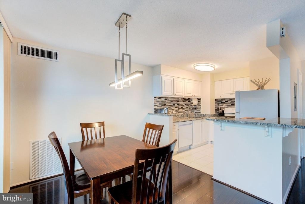 8 S Van Dorn Street - Photo 5