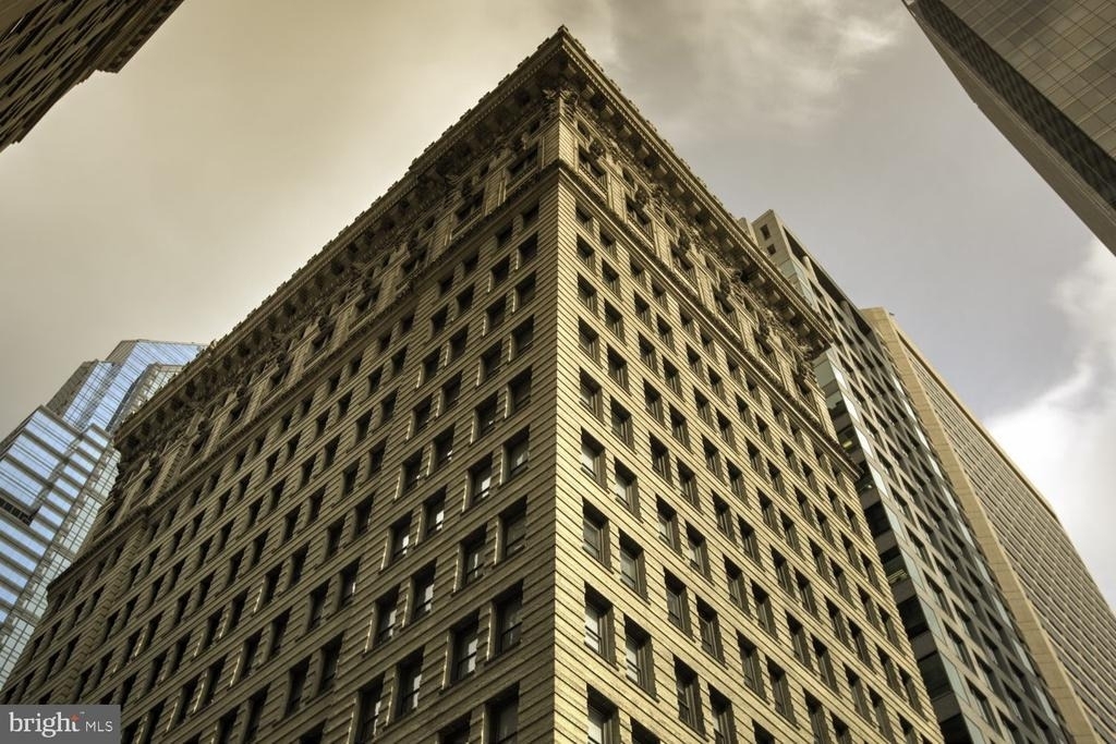 42 S 15th Street - Photo 2