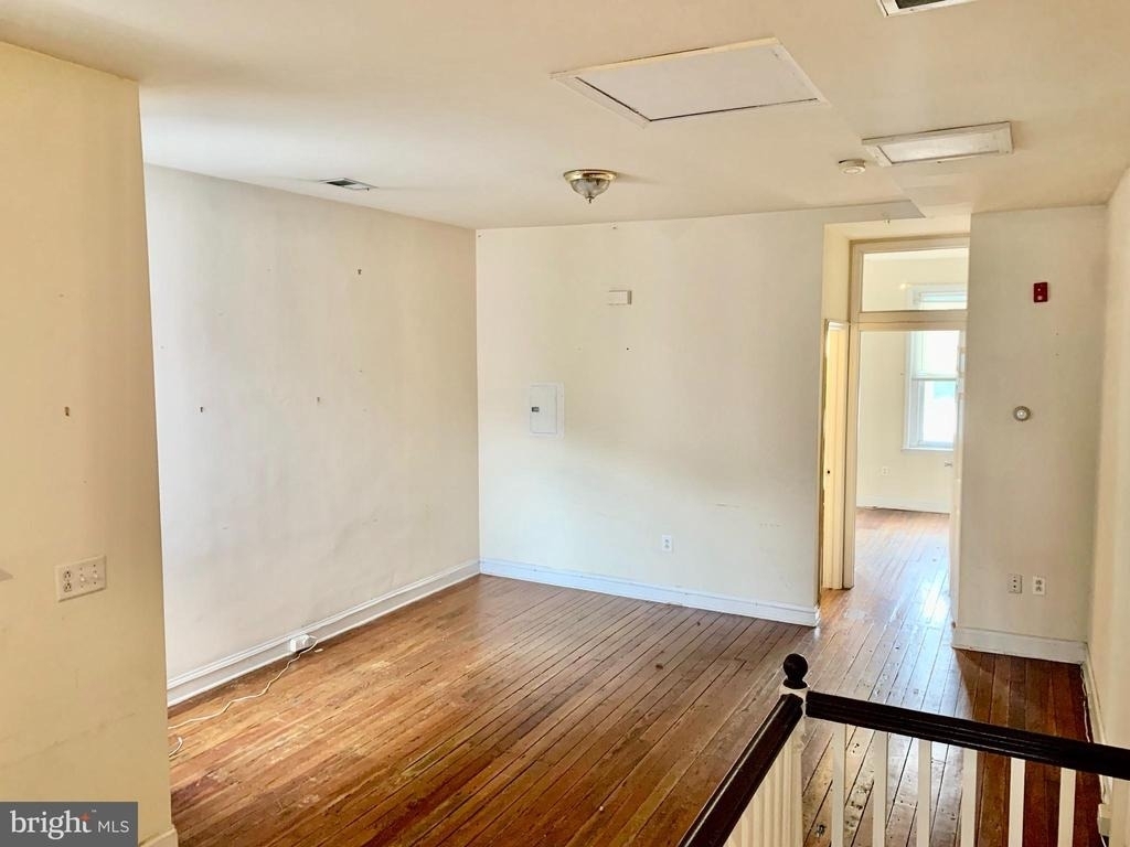 4217 Ridge Avenue - Photo 4