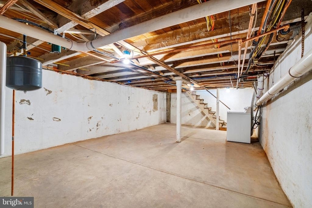 240 Franklin Street - Photo 18