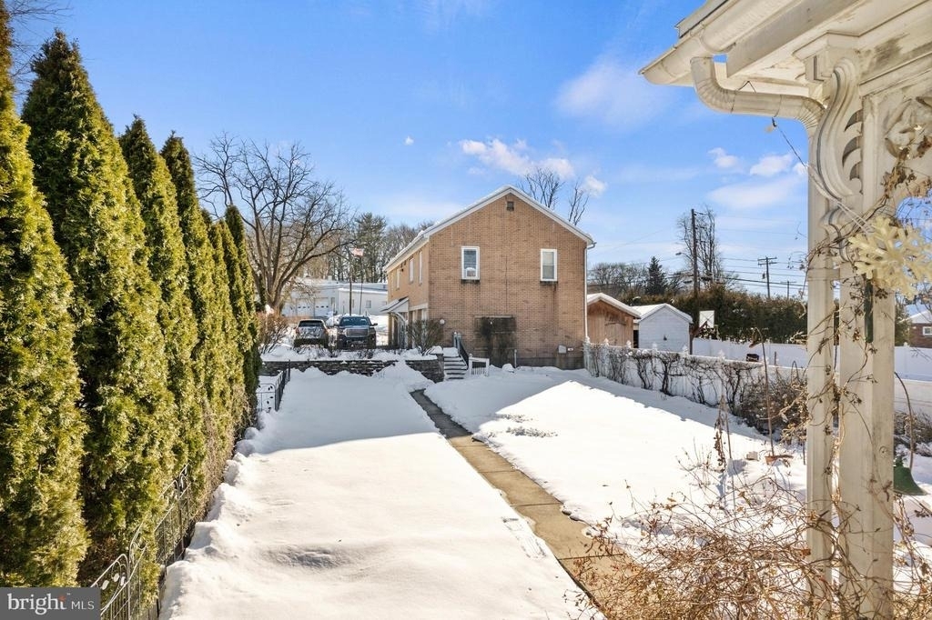 240 Franklin Street - Photo 20
