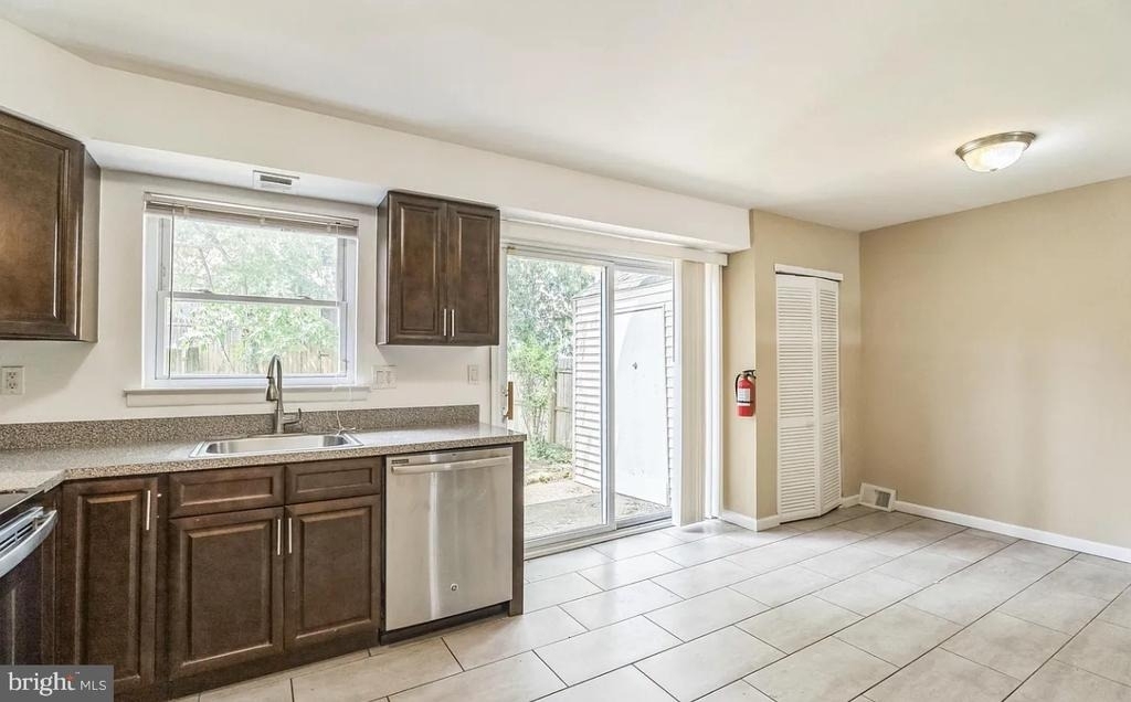 5204 Leeward Road - Photo 5