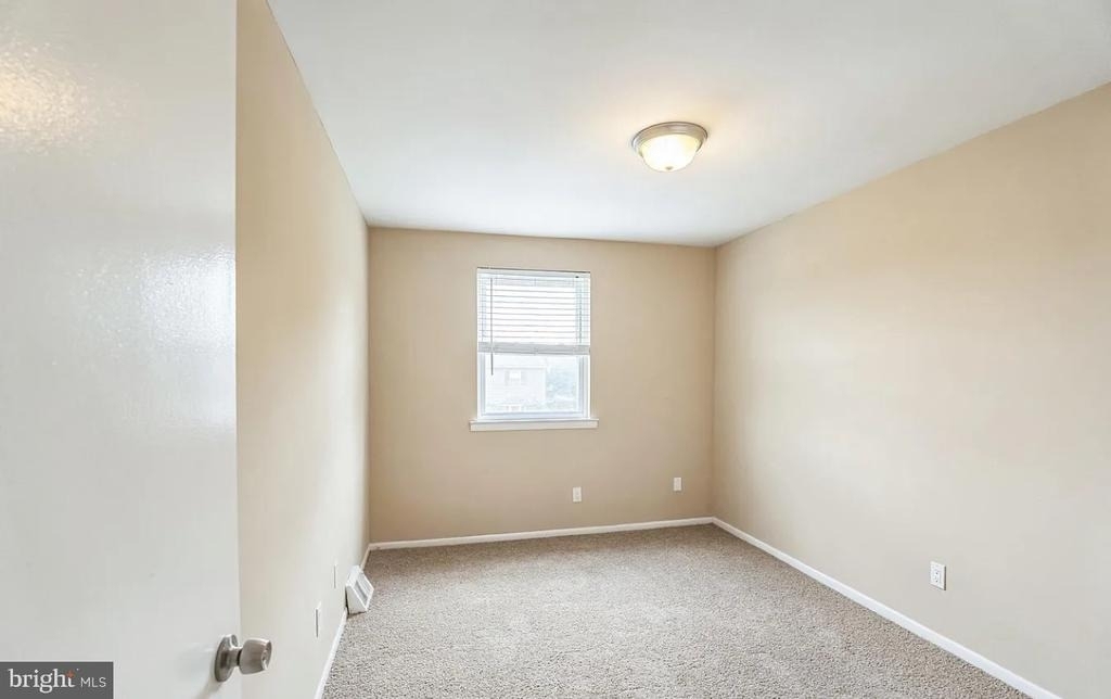 5204 Leeward Road - Photo 8