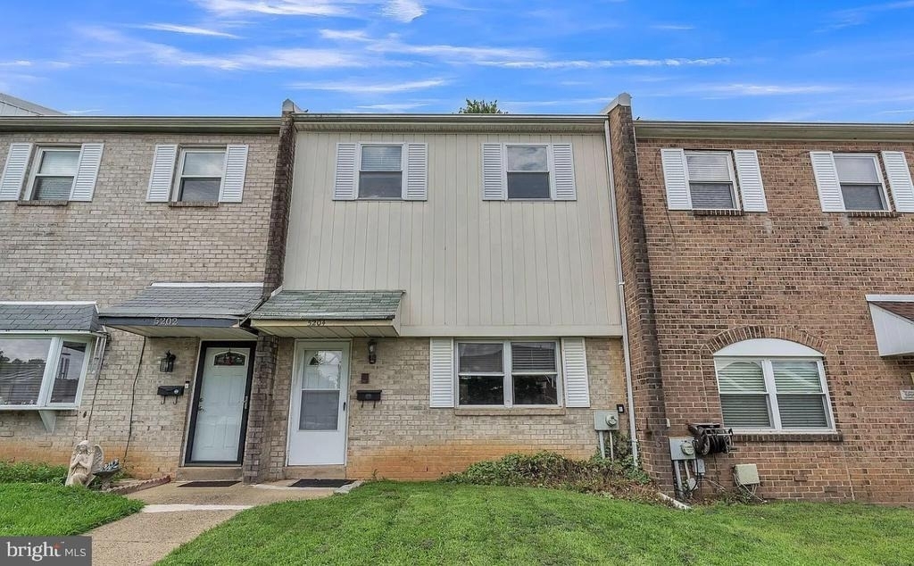 5204 Leeward Road - Photo 0