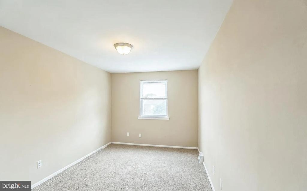 5204 Leeward Road - Photo 7