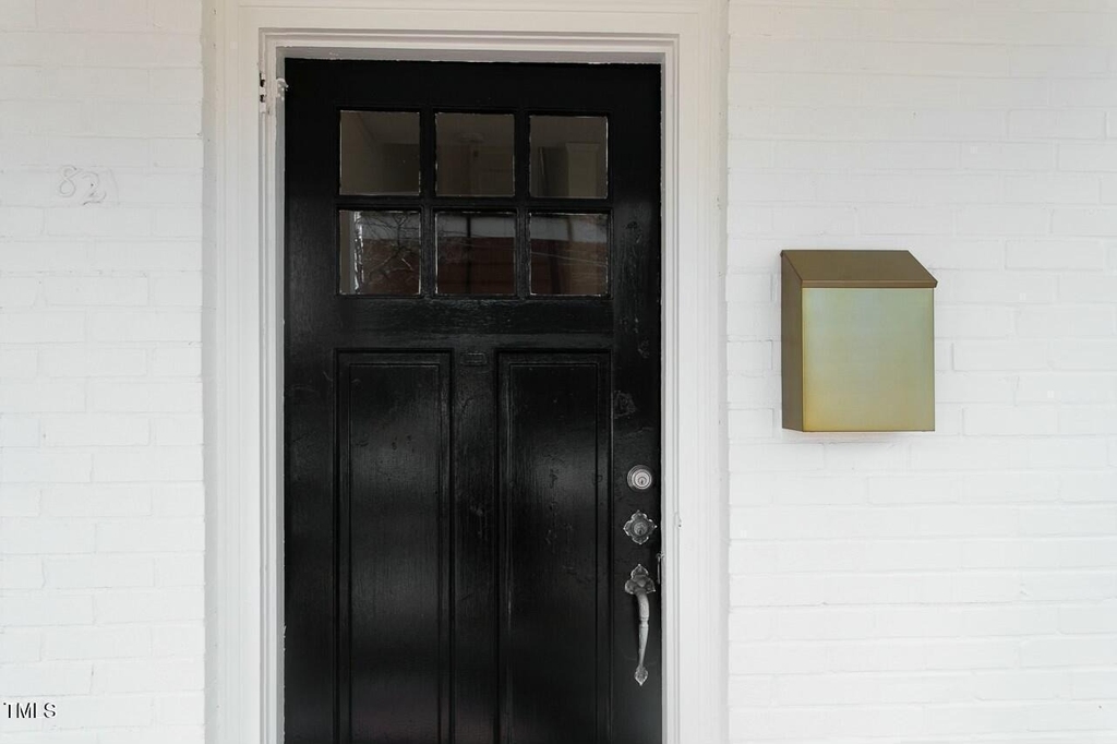 821 N Buchanan Boulevard - Photo 2