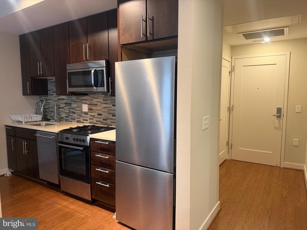 1320 Fenwick Lane - Photo 12