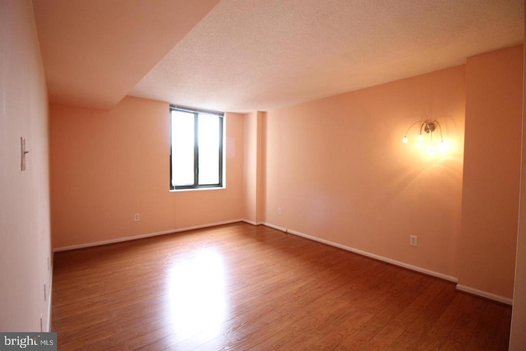 7401 Westlake Terrace - Photo 18