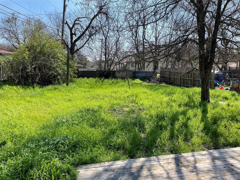 1041 Lott Ave - Photo 13