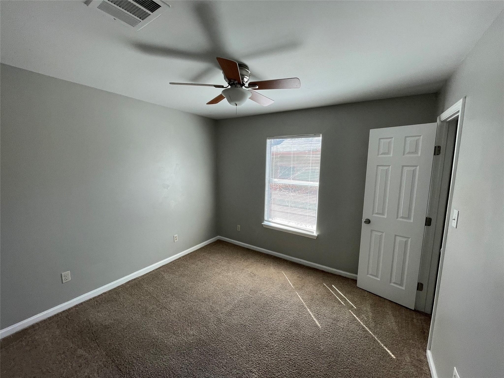 1041 Lott Ave - Photo 10