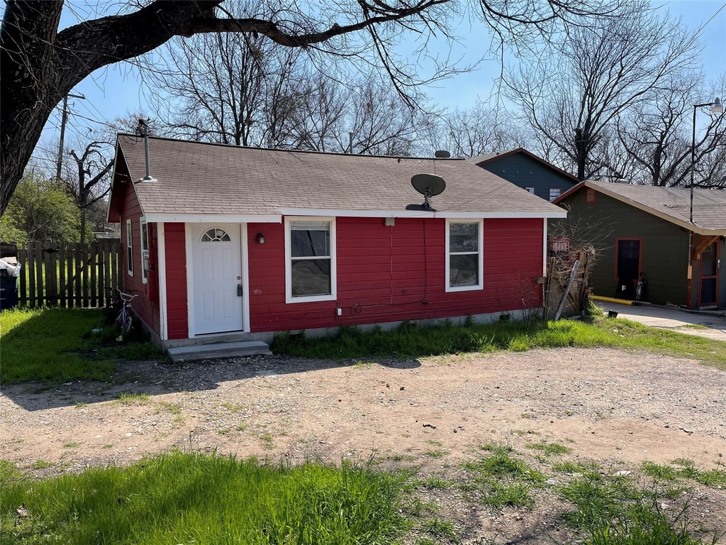 1041 Lott Ave - Photo 0