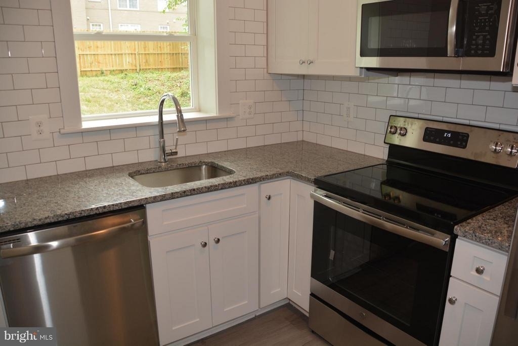 5029 Hanna Place Se - Photo 2