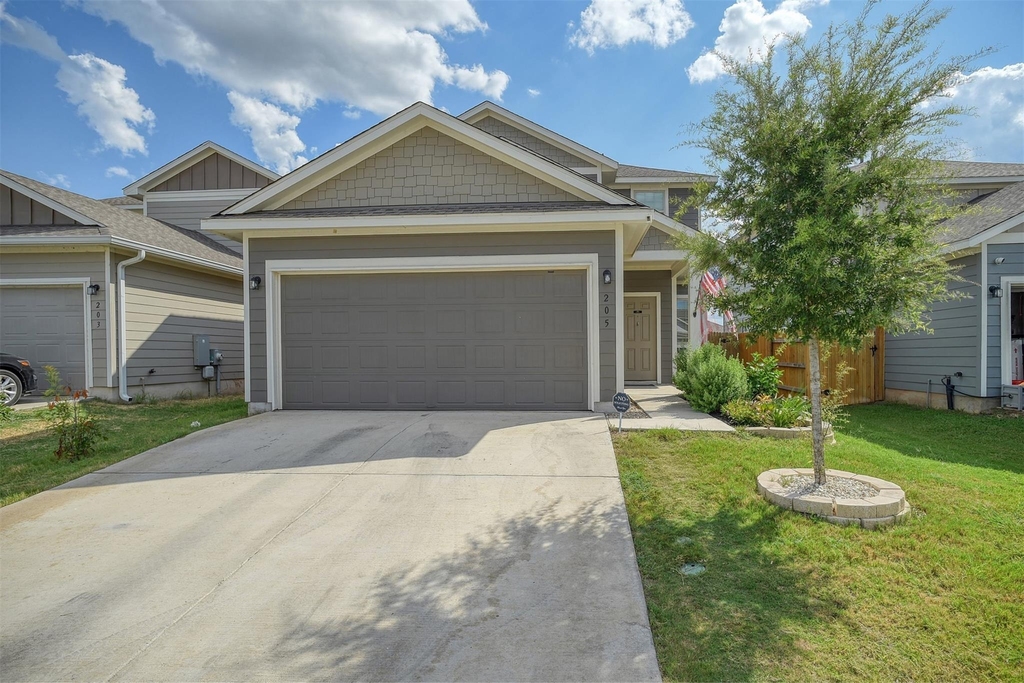 205 Driftwood Ln - Photo 3