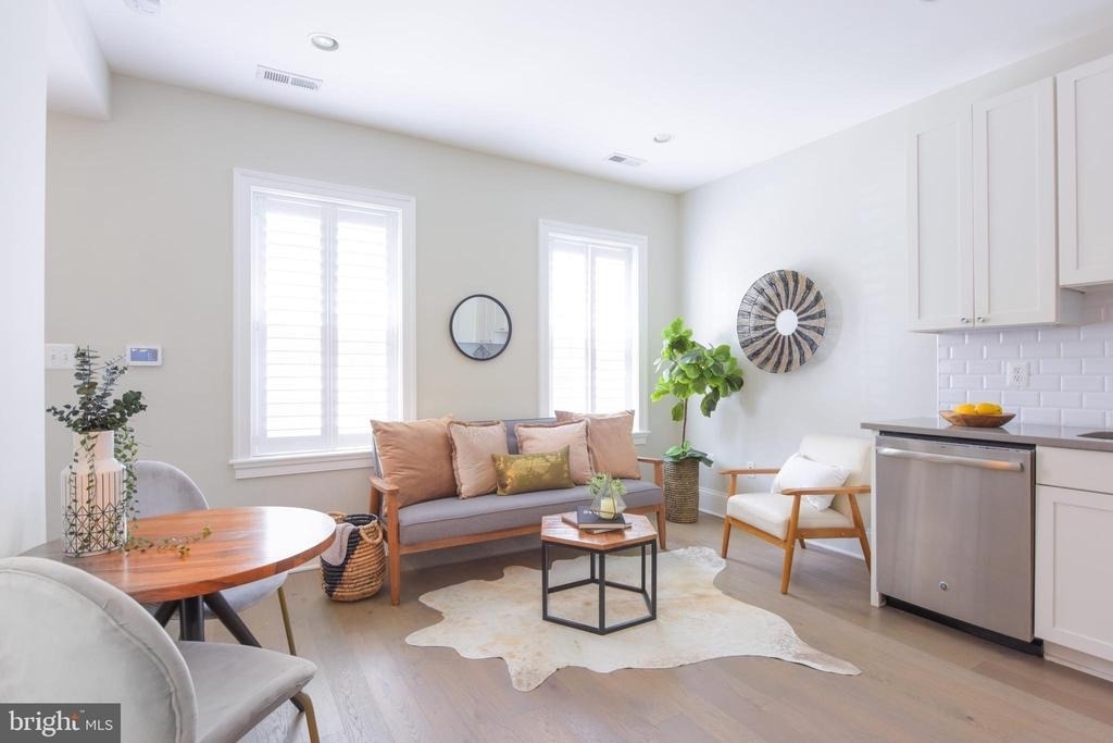 3921 Fulton Street Nw - Photo 2
