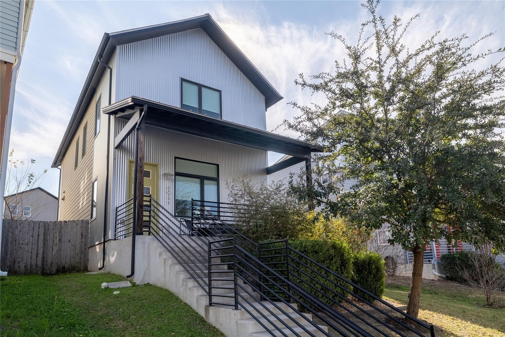 6021 Seville Dr - Photo 0