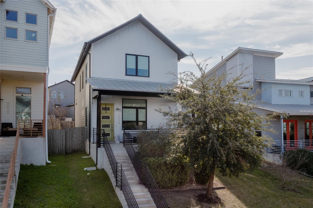 6021 Seville Dr - Photo 1