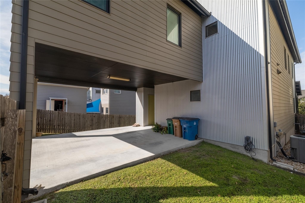6021 Seville Dr - Photo 26