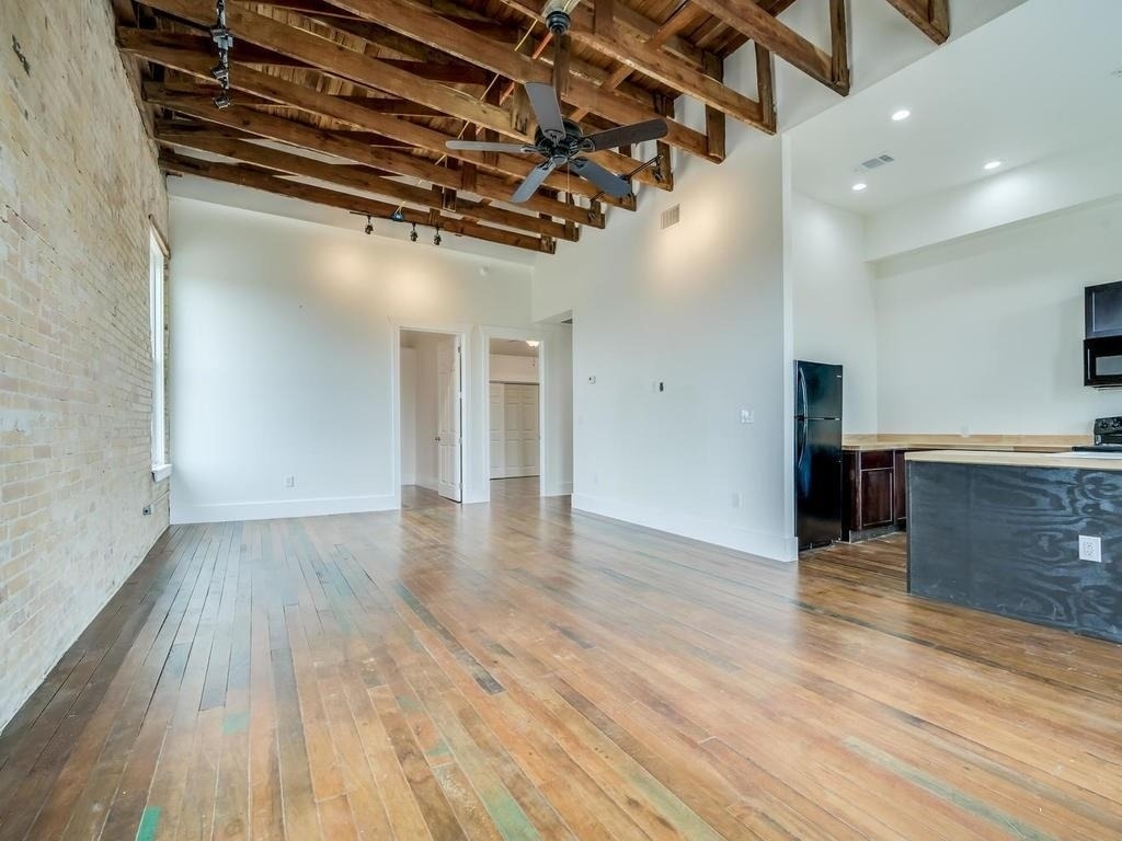 110 S Main St - Photo 6