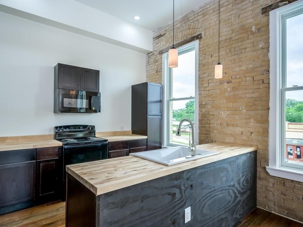 110 S Main St - Photo 12