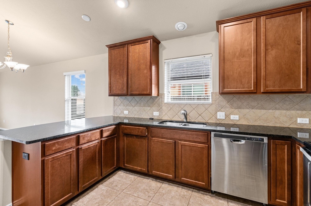 19308 Stokes Ln - Photo 6