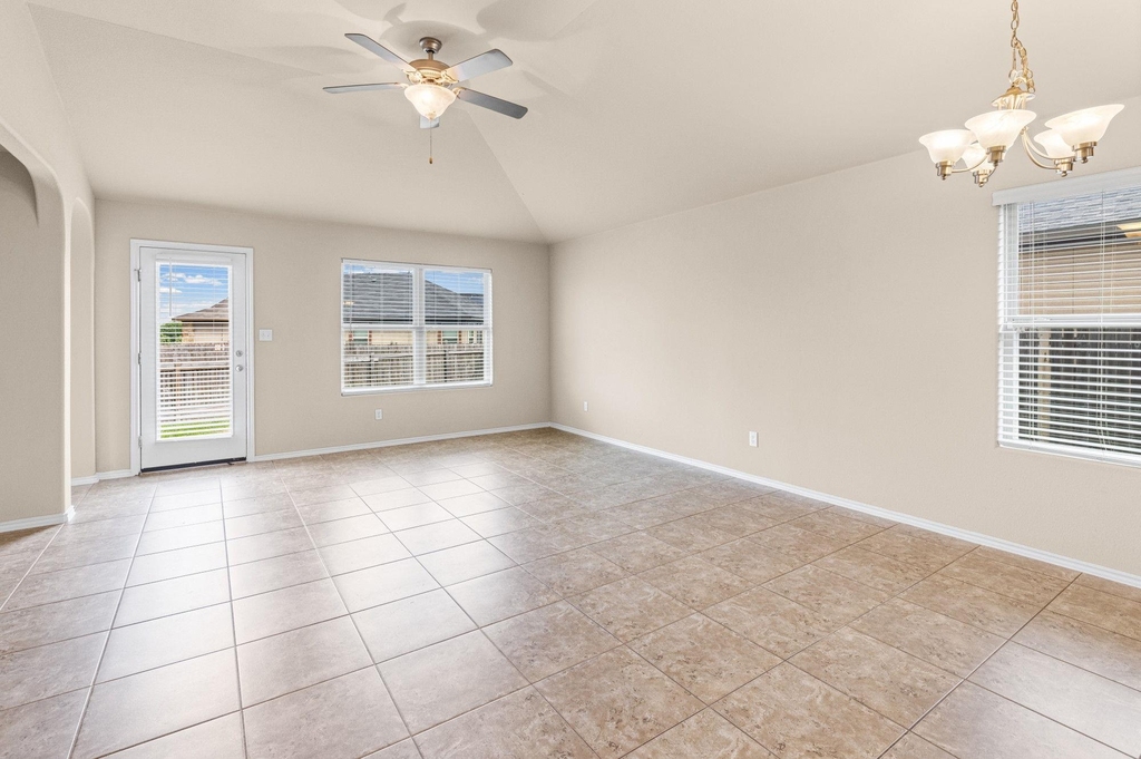 19308 Stokes Ln - Photo 4