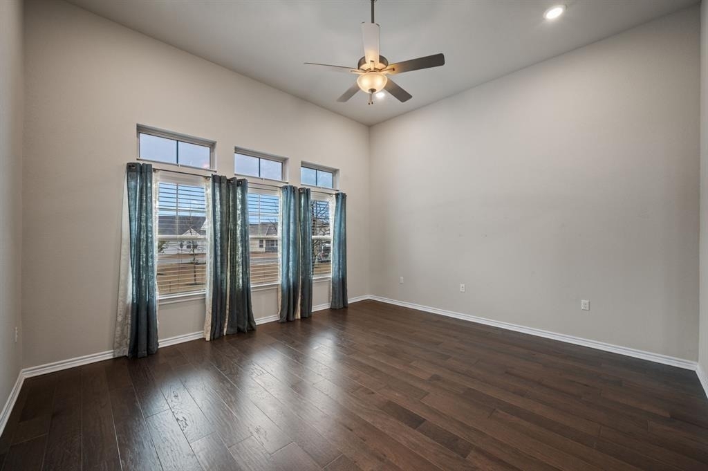 305 Bolivar Way - Photo 9