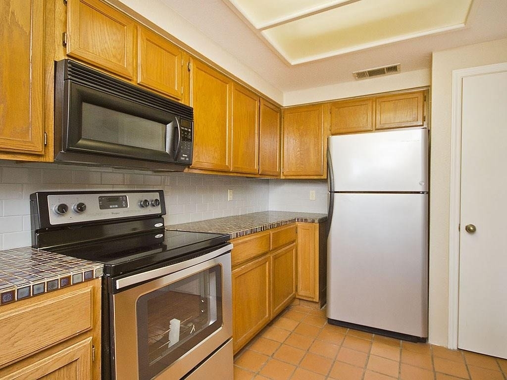 8200 Neely Dr - Photo 6