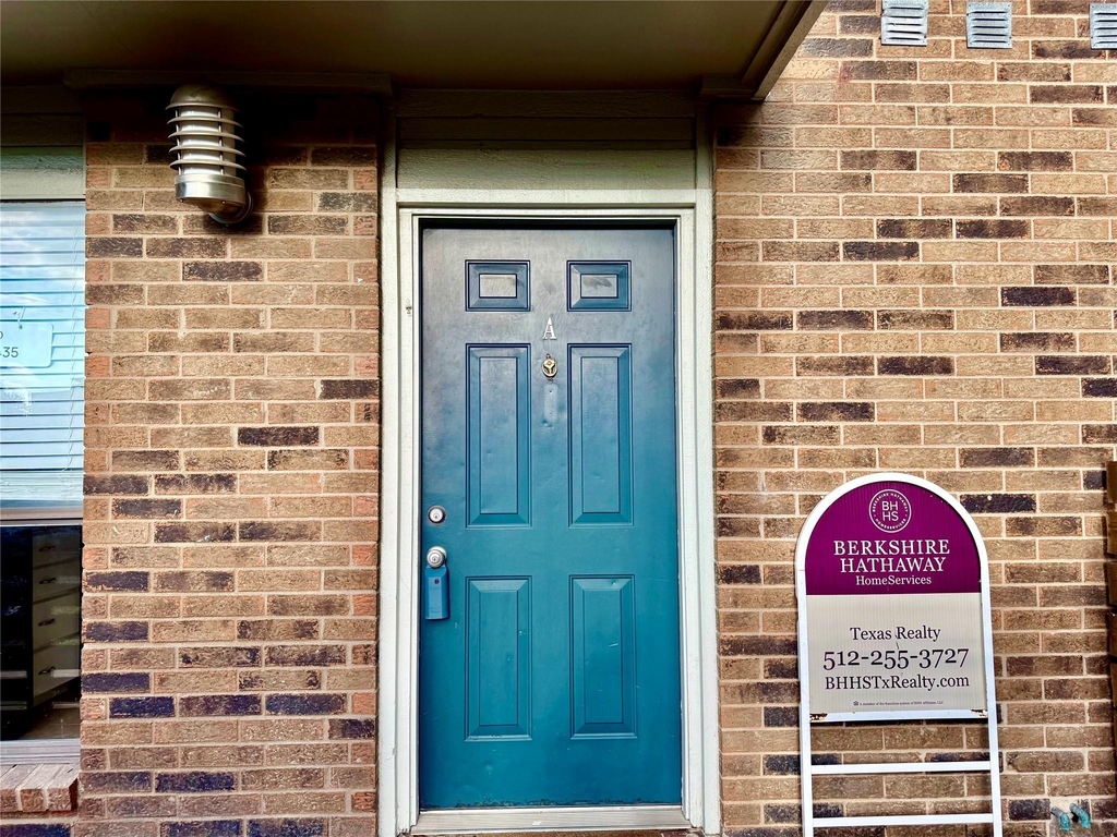 2018 W Rundberg Ln - Photo 2