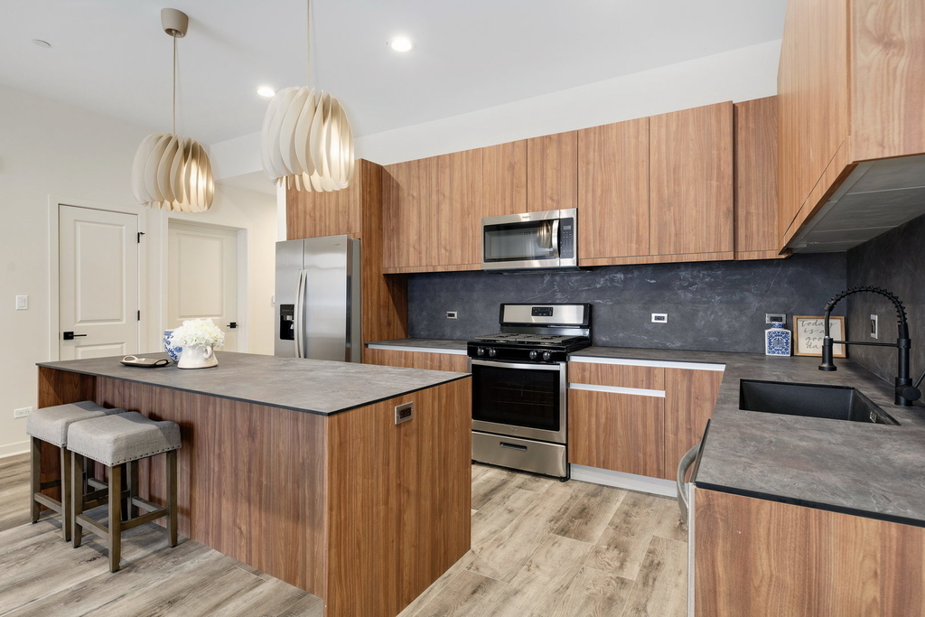 790 E Irving Park Road - Photo 5