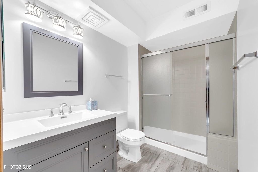 5555 N Cumberland Avenue - Photo 14