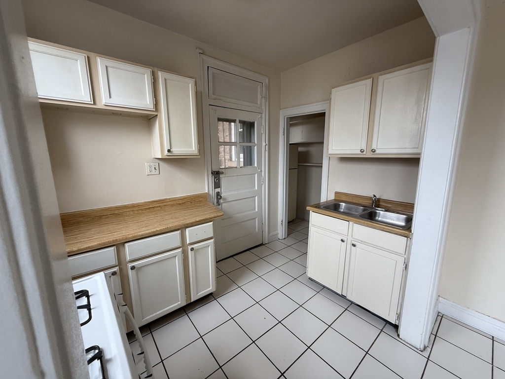 2142 Gunderson Avenue - Photo 4