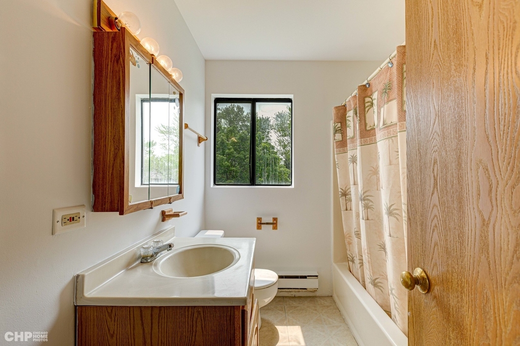 439 Berkshire Drive - Photo 10